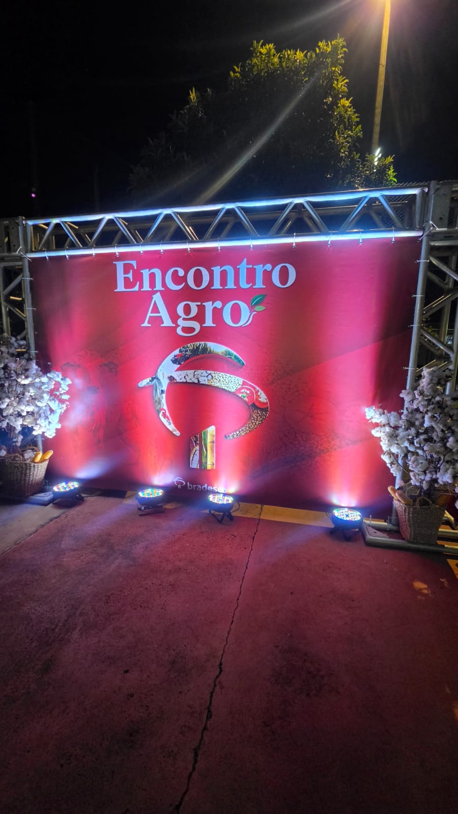Estrutura e iluminação no Encontro Agro